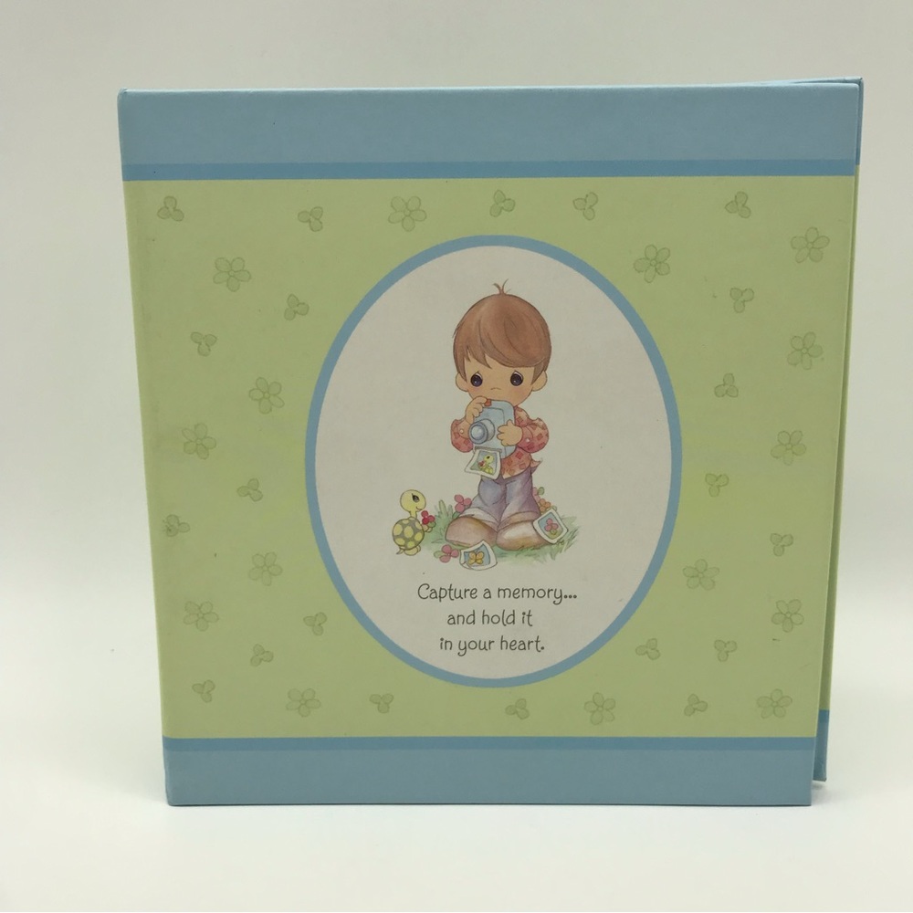 Precious Moments Hallmark Photo Album Green Blue Capture a Memory Picture Album